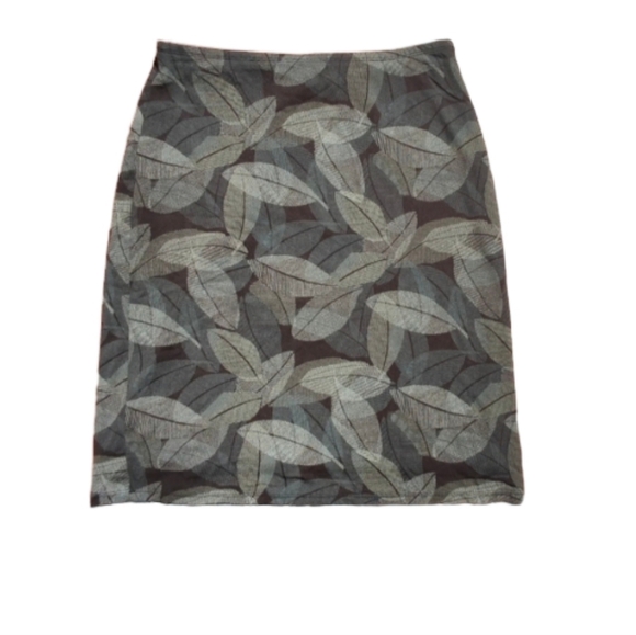 New York & Company Women's Sheer Green Floral Skirt Over Black Slip Size… - Picture 2 of 9